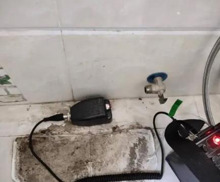 长白屋顶漏水维修公司分享下卫生间漏水的危害及解决方法